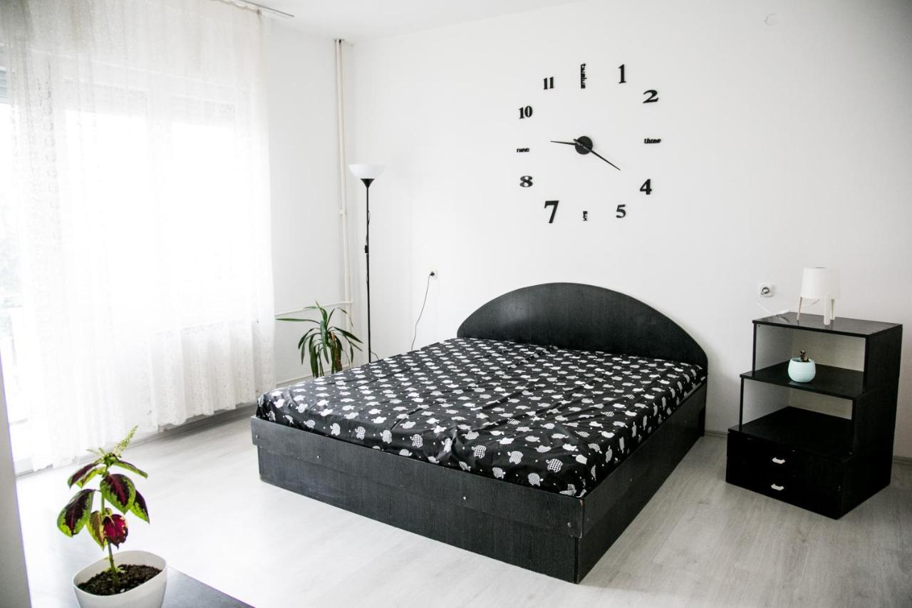 Kolev Apartments - Two Bedroom Cozy Central Apartment Skopje Exterior foto